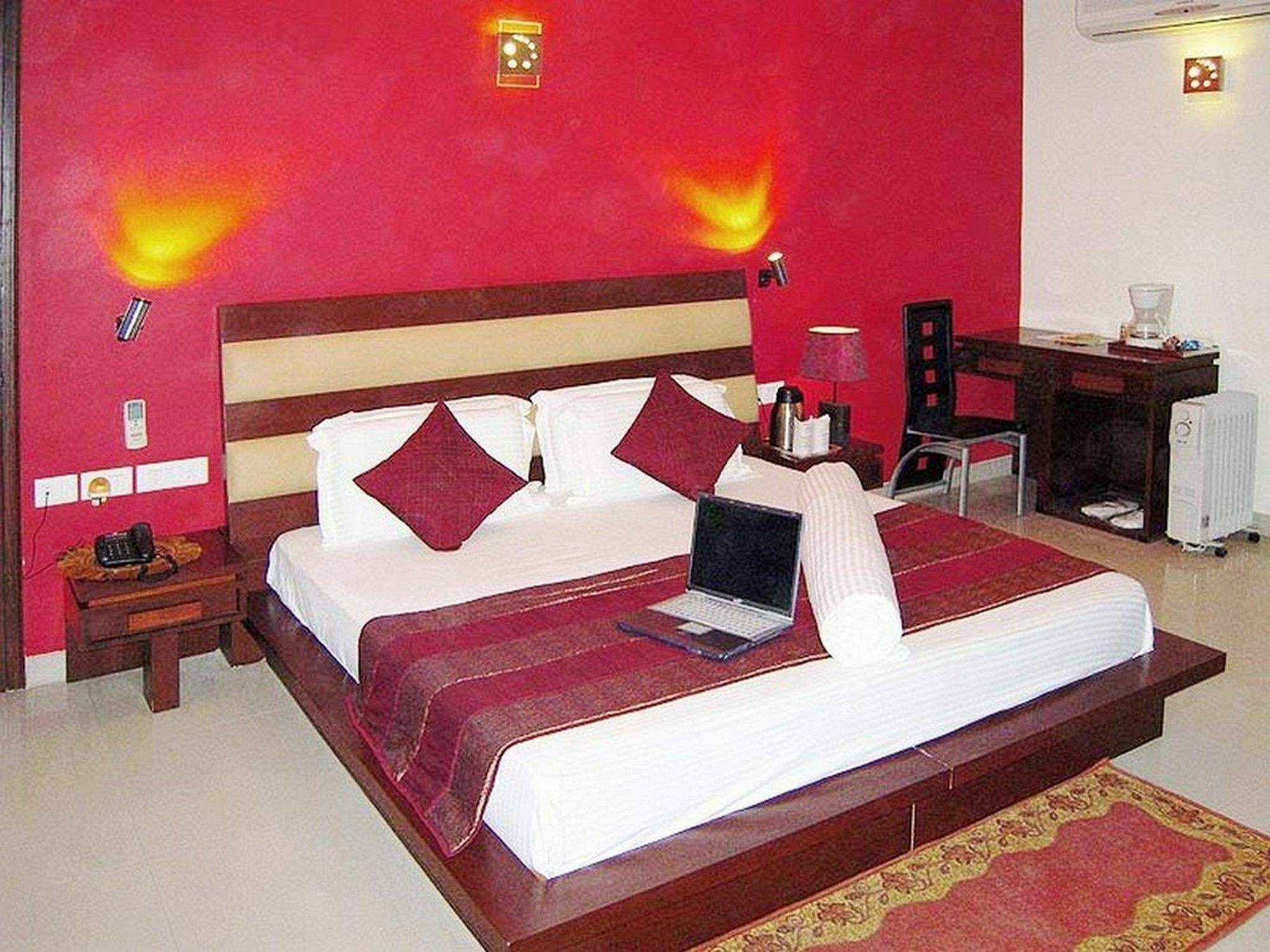 Maxfort Greenwood City Гургаон Екстериор снимка